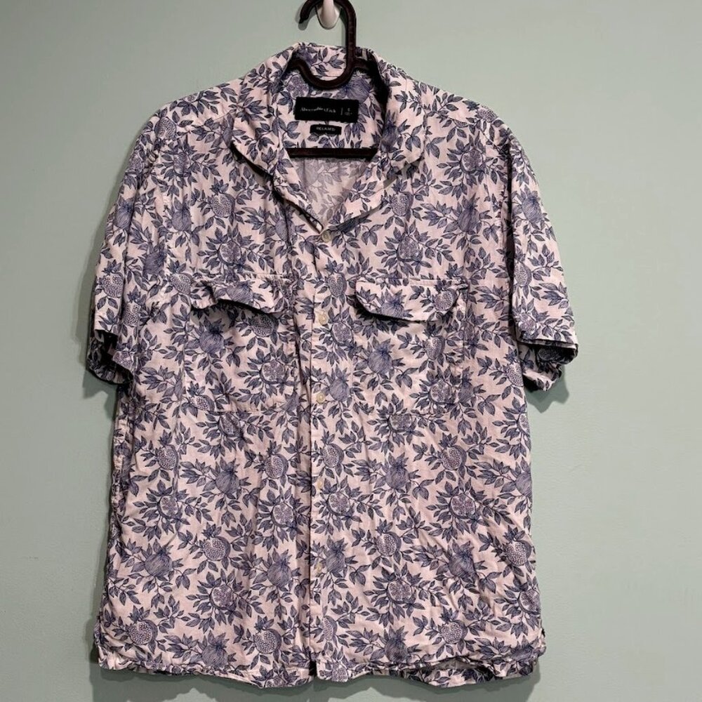 Abercrombie & Fitch Men’s Small Button Down Short Sleeved – Floral Fever Dream